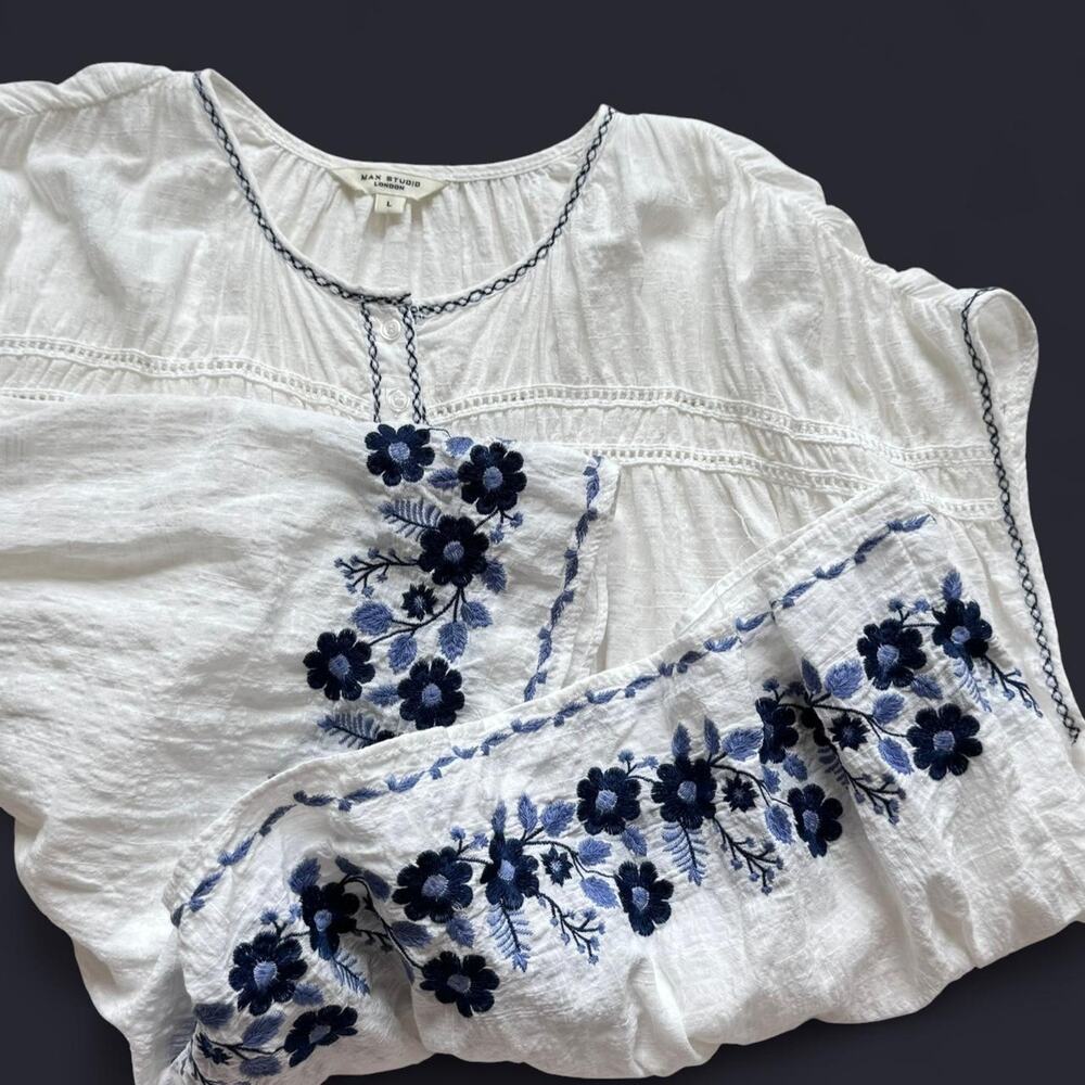max studio embroidered whimsical top sz L blue floral folk romantic boho peasant - Picture 4 of 8